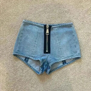 Carmar high rise 60s inspired shorts in size 23